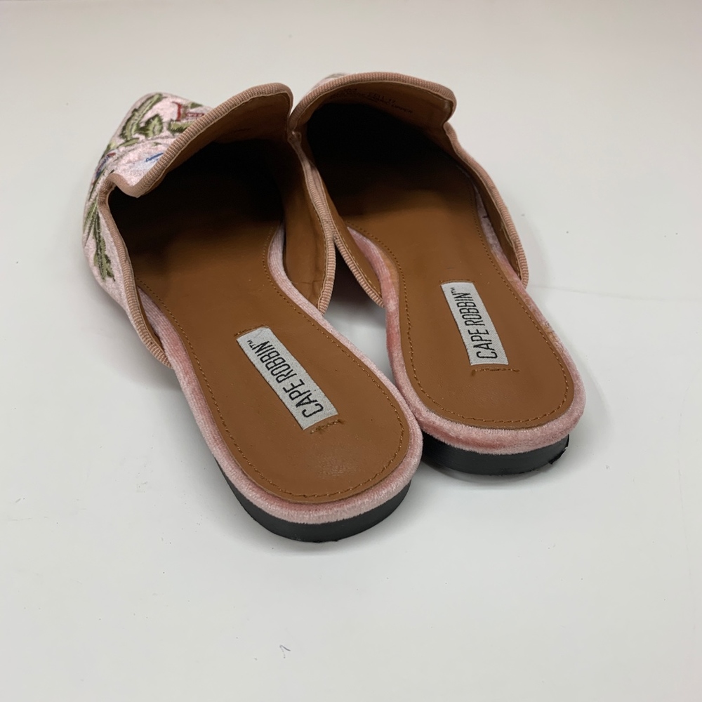Cape Robbin Pink Velvet Floral Pointy Toes Mules_2